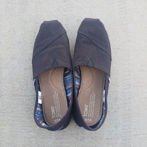 Women's Toms Size 7.5